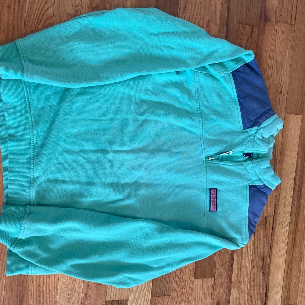 Vineyard Vines  quarter zip sz. M